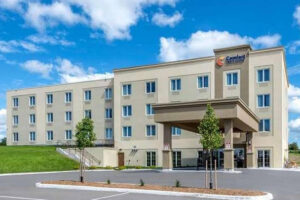 Comfort-Inn-Napanee-Exterior Comfort-Inn-Napanee-Exterior